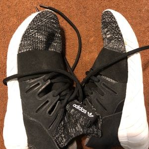 Adidas Tubular size 6.5 in mens and 8.5 in womens